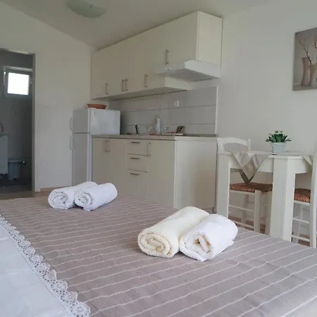 Apartments Karmen Novalja Room photo